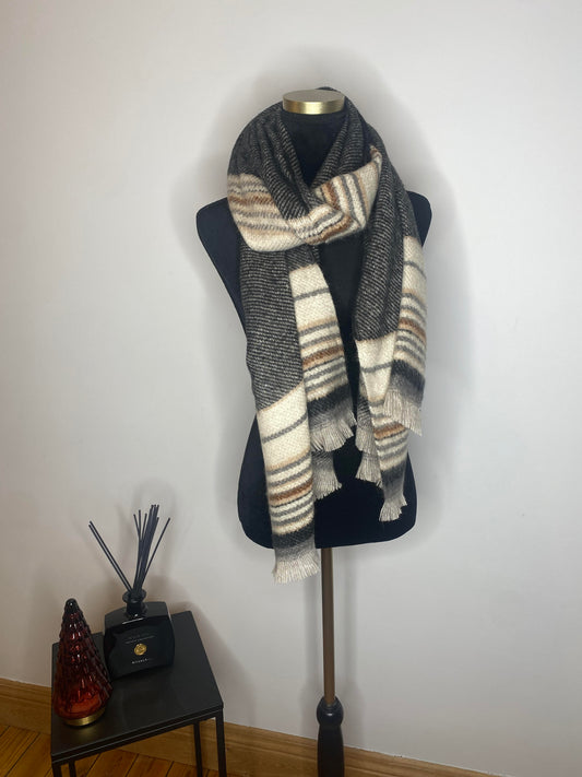 Monica scarf black